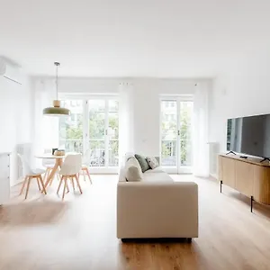 https://luxury-2-bedroom-apartament-close-to-san-siro-fiera-and.it-lombardy.com